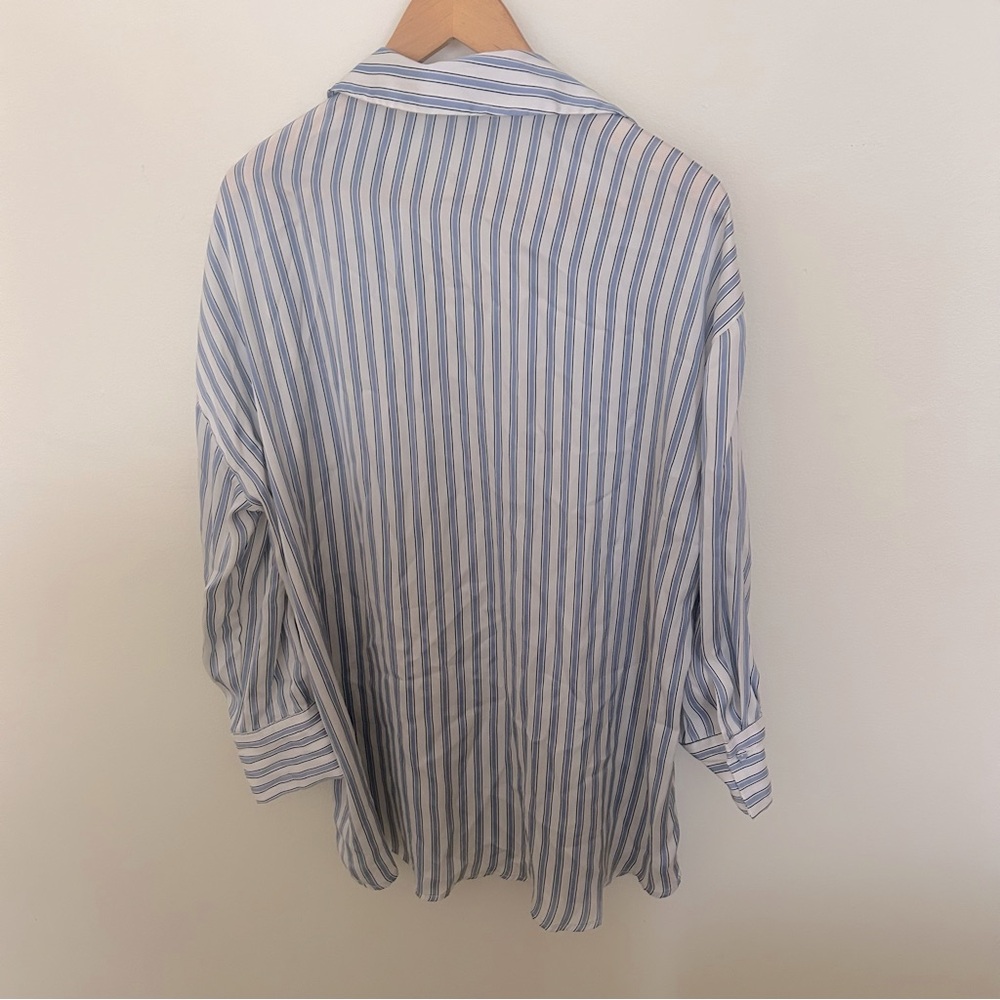 Oversized satin button down - Picture 3 of 3